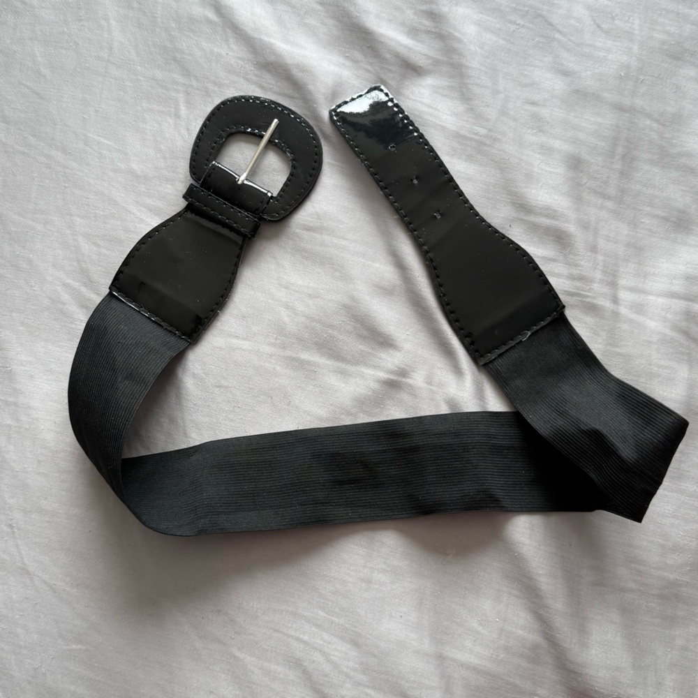 Elegant Black Elastic Belt with Glossy Buckle and End